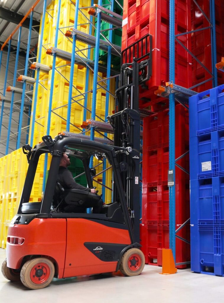 Lager Palettenboxen verschiedene Farben Transoplast